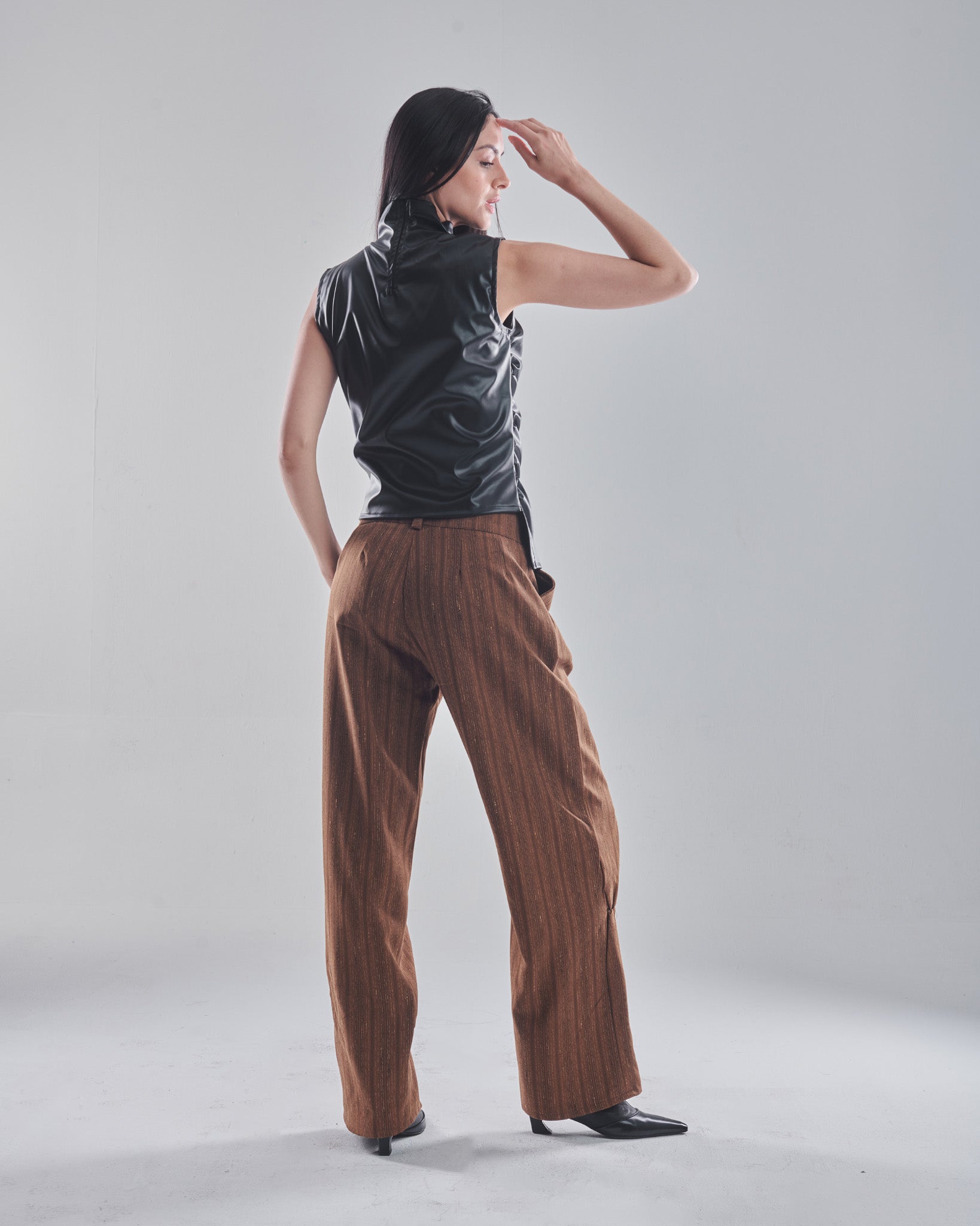 Pleated leather top in black