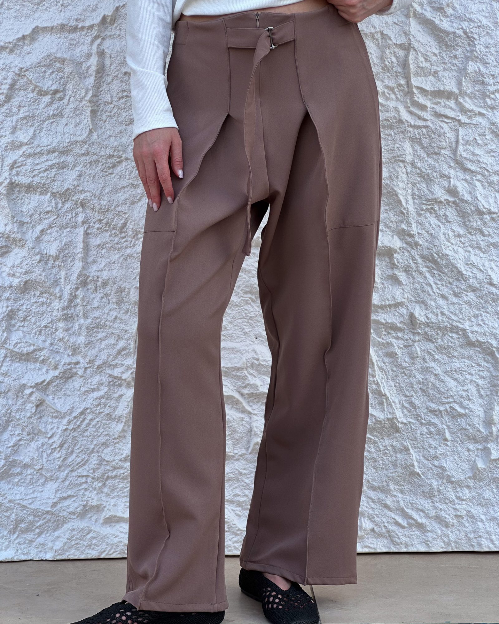 Elite pants in dark beige