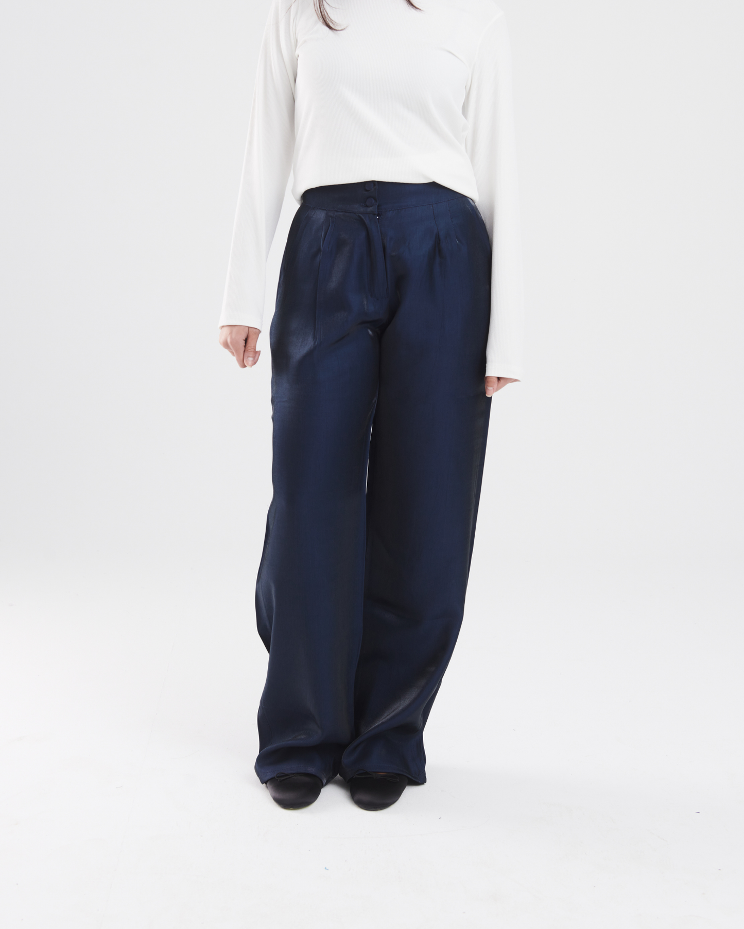 The shimmer pants in navy