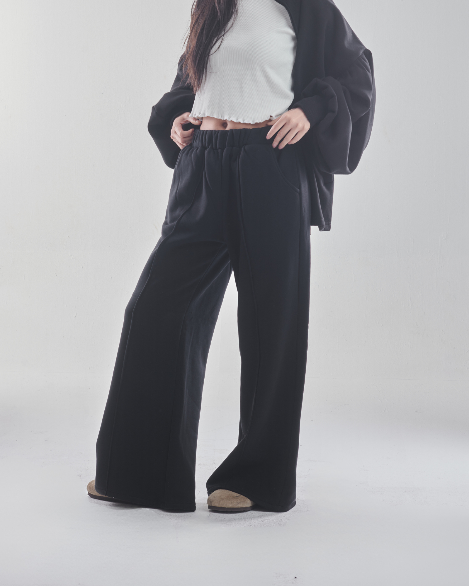 Cotton milton sweatpants in black