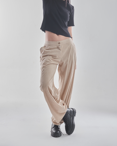 Key pants in beige