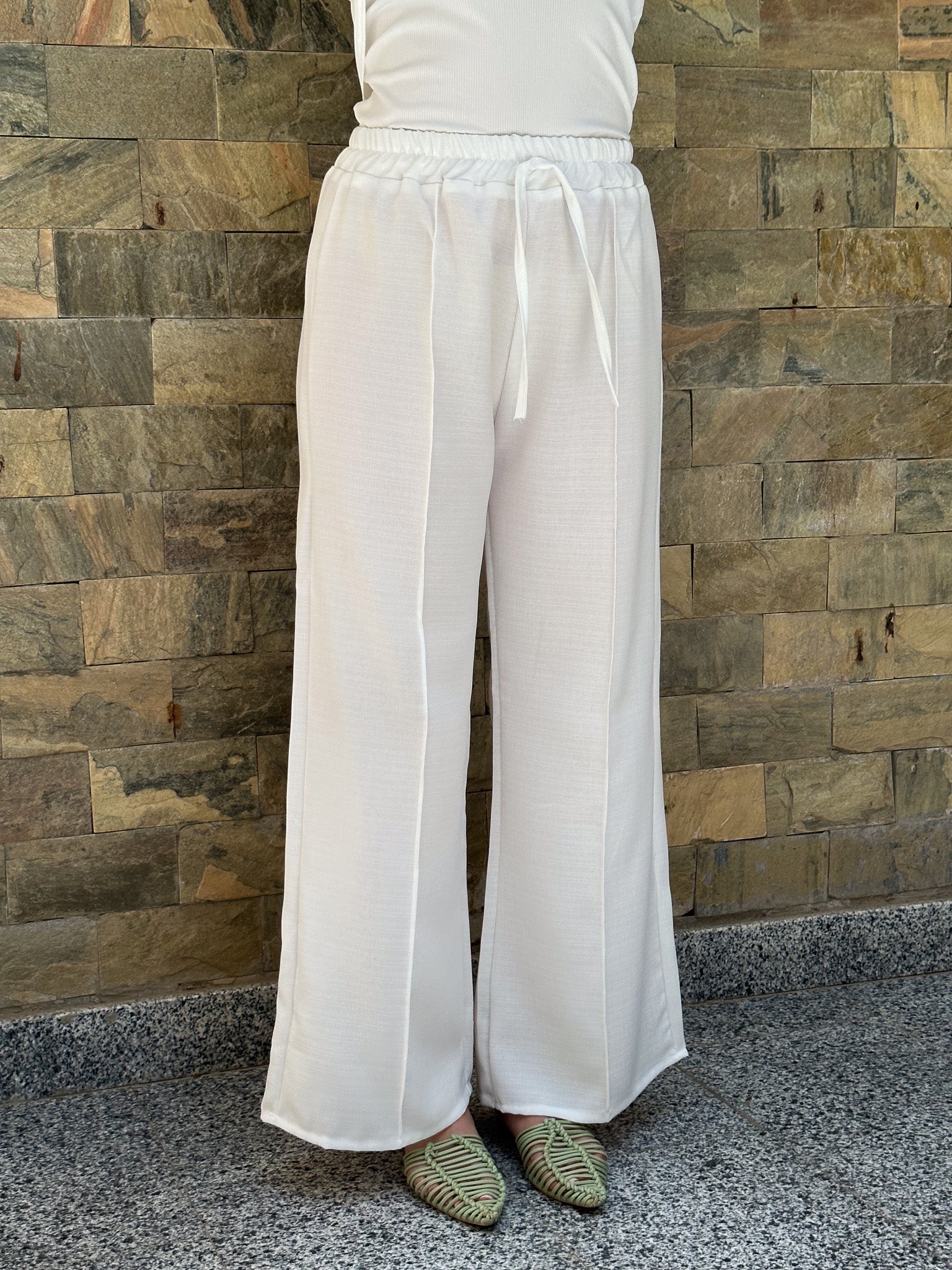 Linen pants in white