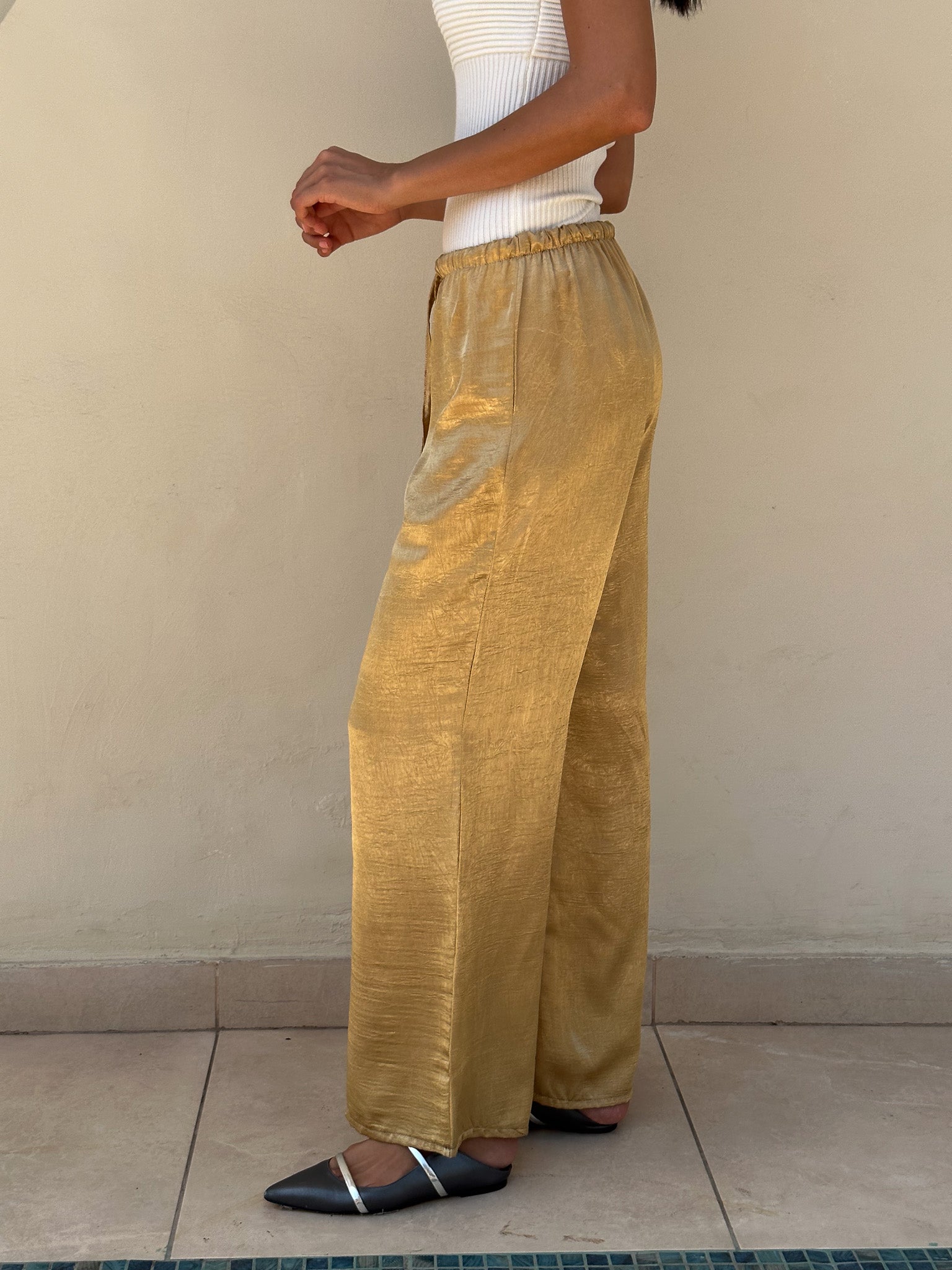 Silky pants in mustard