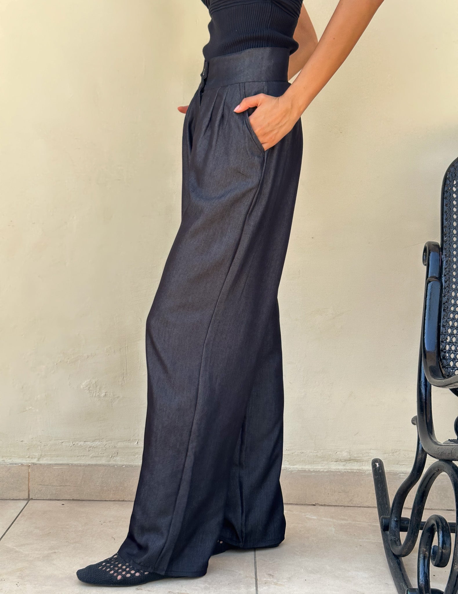 Tencel pants in black