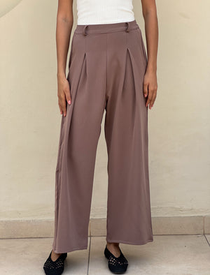 Main pants in dark beige