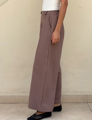 Main pants in dark beige