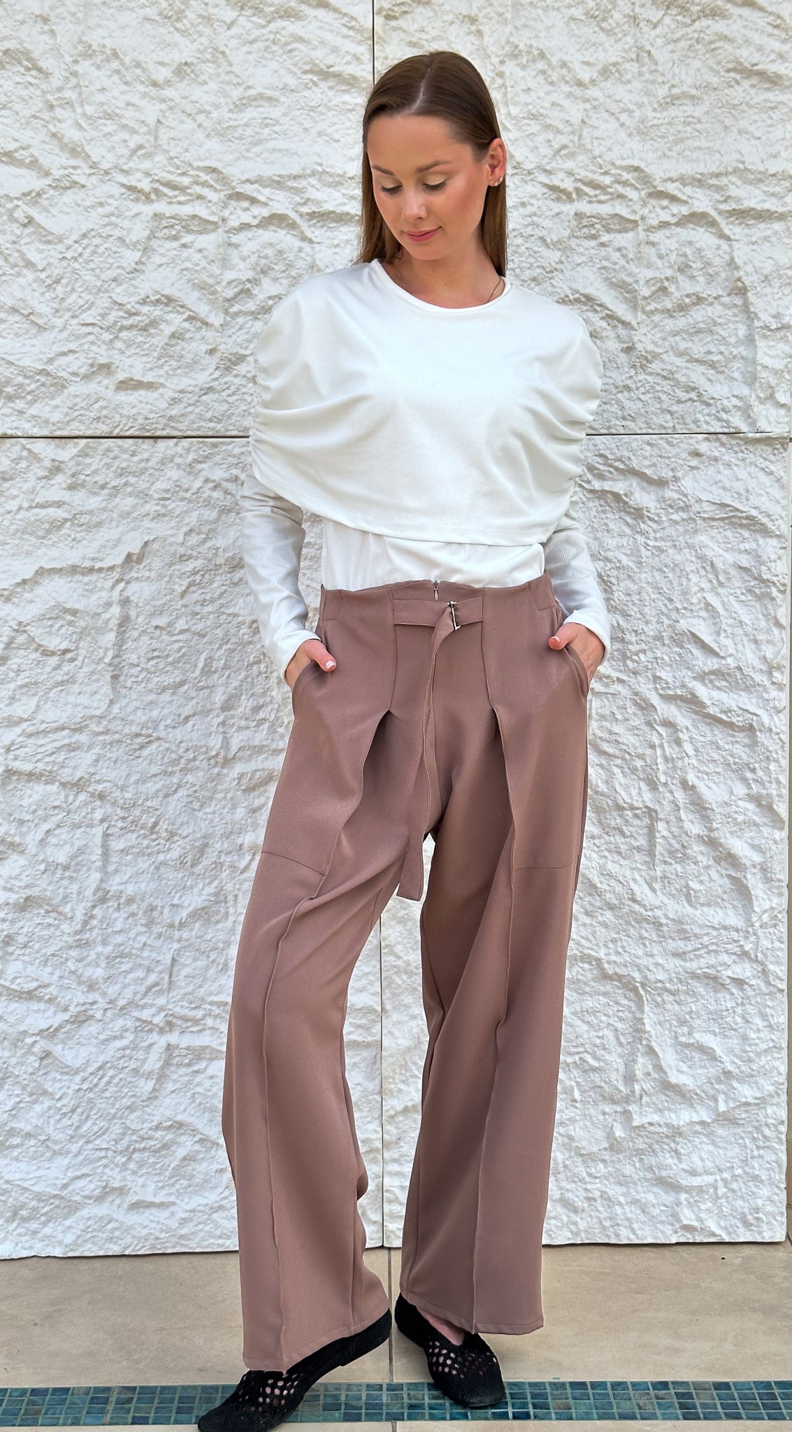 Elite pants in dark beige