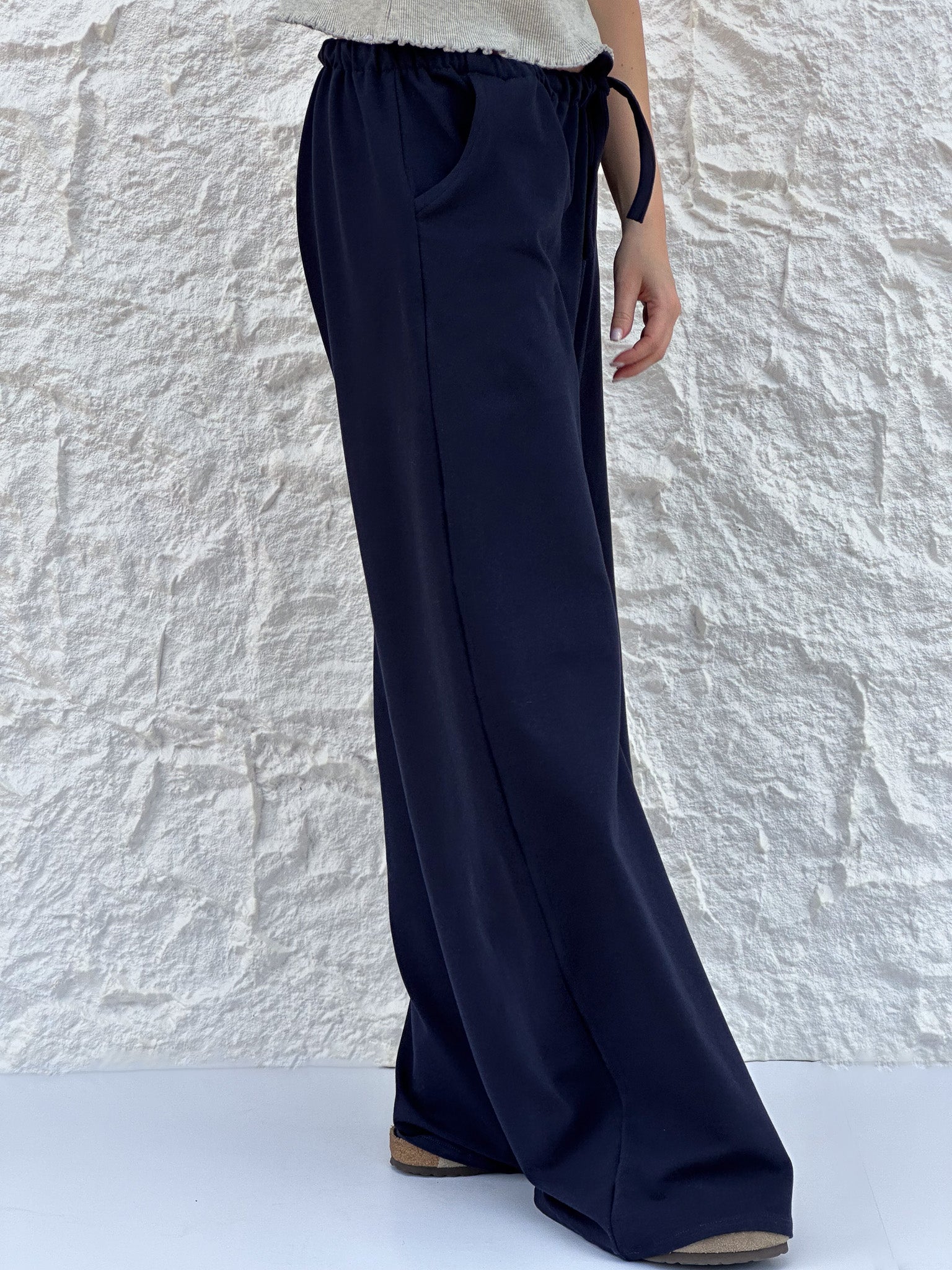 Relaxed pants in navy