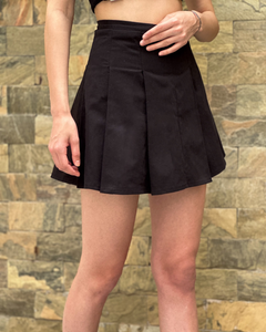 Pleated mini skirt in black