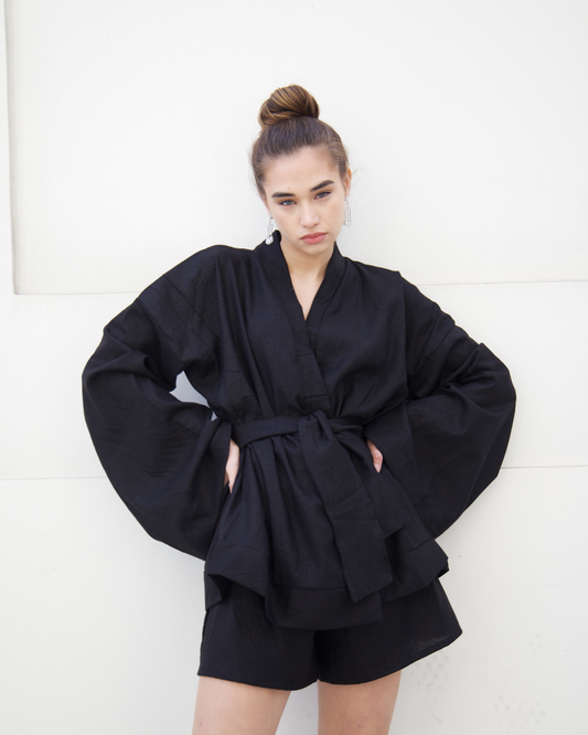 Around the world kimono in black