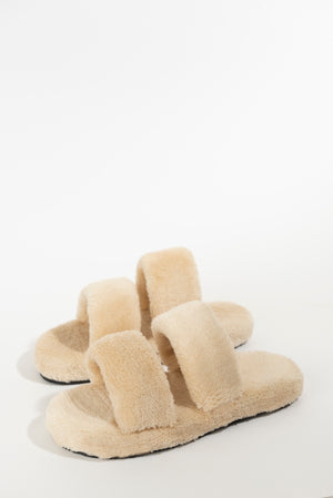 Fluffy slippers in beige